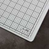 Tim Holtz, Travel Glass Studio Mat, White with Protective Carry Sleeve (2634EUS)
